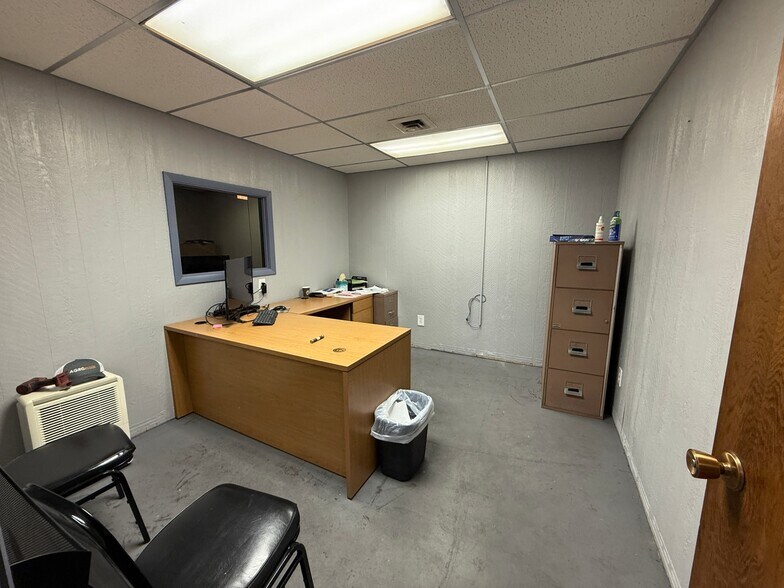 More Photos Of 2120 4th Ave, Holdrege Industrial For Sale