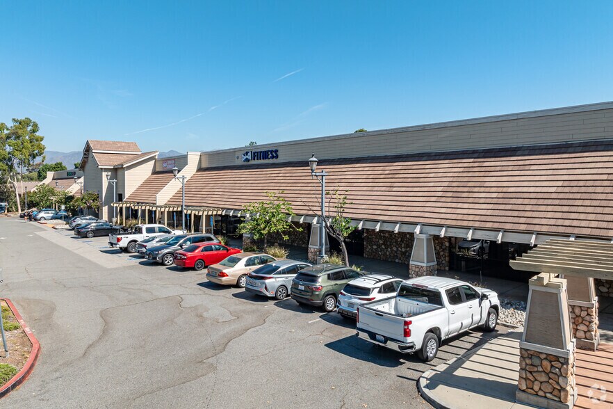 More Photos Of 186 Village Ct, San Dimas Storefront For Sale