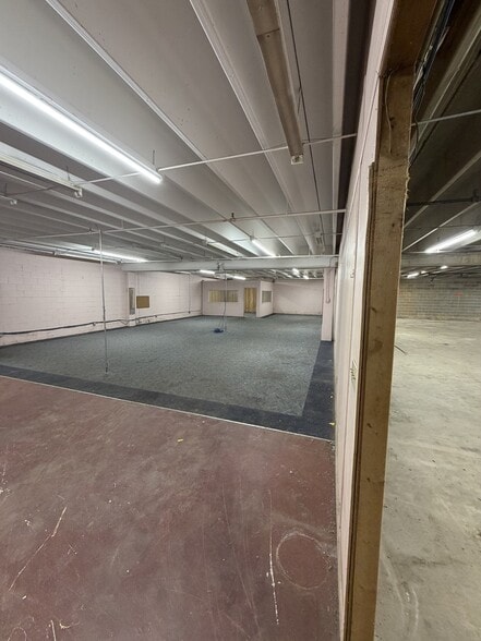 More Photos Of 318 Gidney St, Shelby Warehouse For Lease