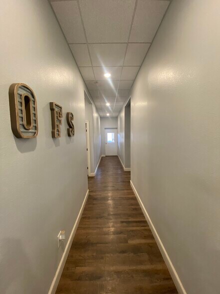 More Photos Of 5802-82 E Highway 62, Lubbock Light Distribution For Lease