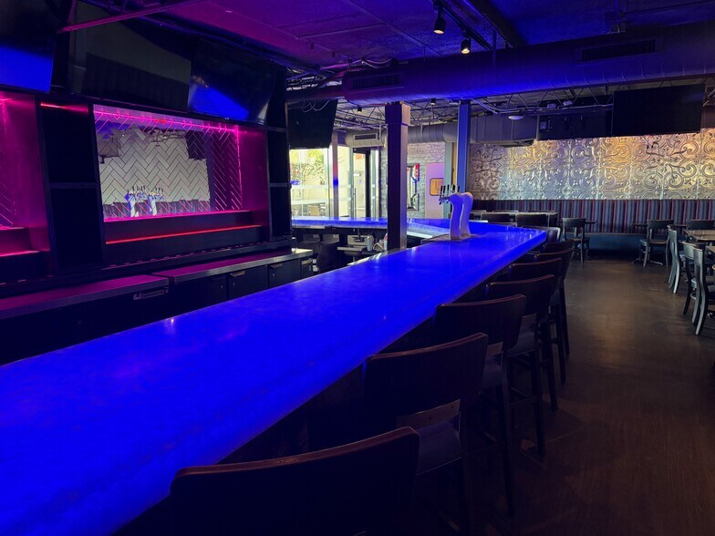 More Photos Of 2702 W Kennedy Blvd, Tampa Restaurant For Sale