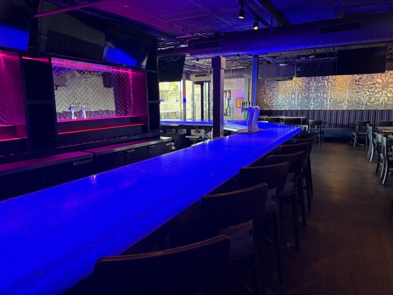 More Photos Of 2702 W Kennedy Blvd, Tampa Restaurant For Lease