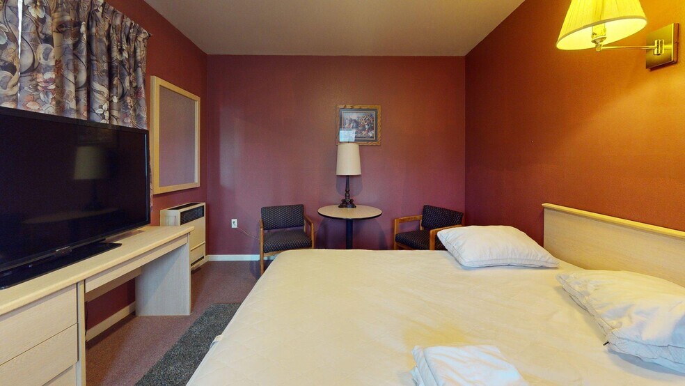 More Photos Of 414 N Park St, Chewelah Hotel For Sale