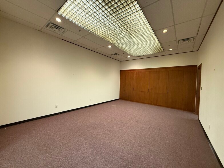 More Photos Of 619 N Grant Ave, Odessa Office Residential For Sale