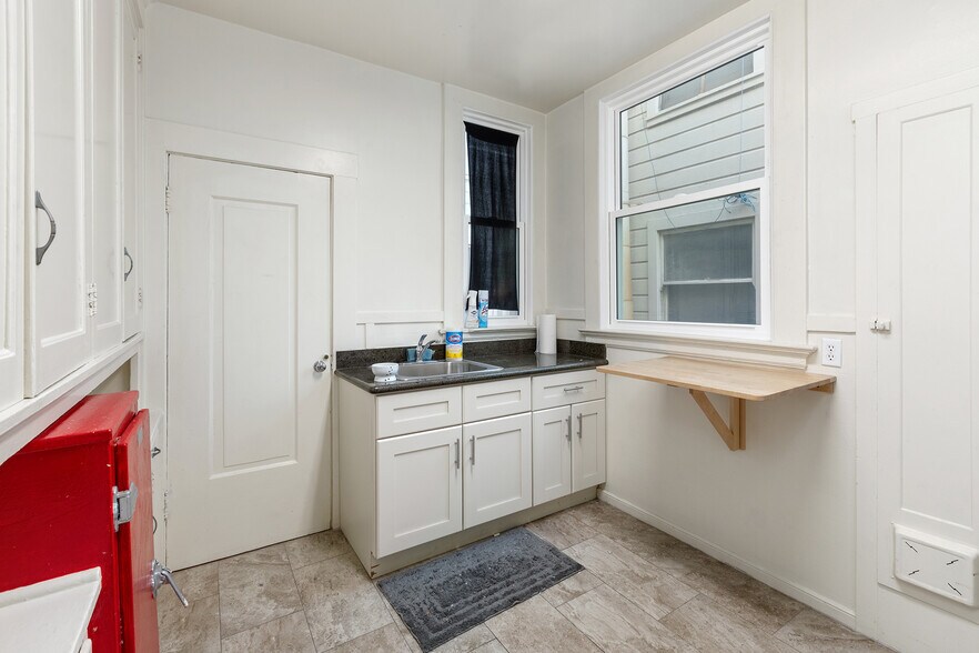 More Photos Of 1684 Washington St, San Francisco Apartments For Sale