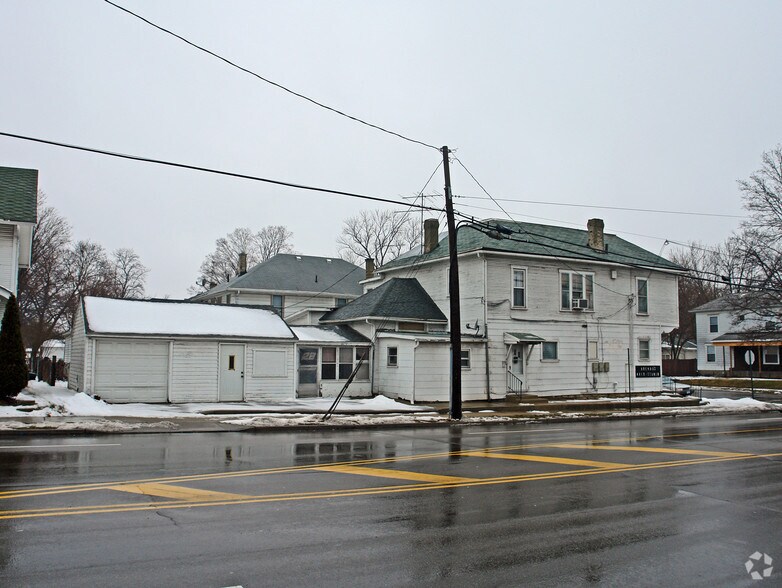 More Photos Of 1401 Maiden Ln, Springfield Storefront Retail Residential For Lease
