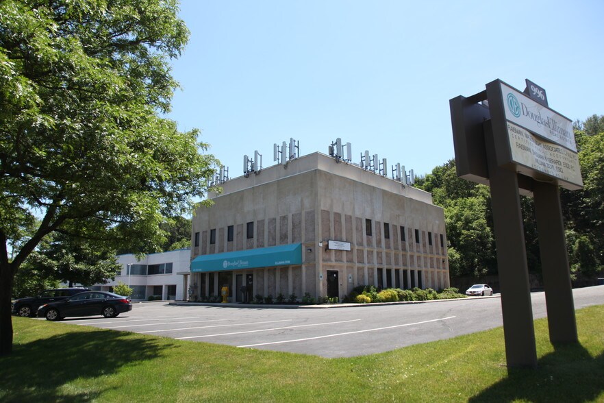 More Photos Of 996 W Jericho Tpke, Smithtown Office For Lease