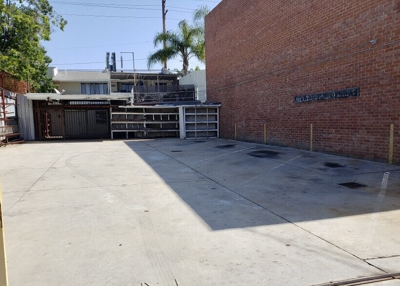More Photos Of 3773 Overland Ave, Los Angeles Storefront Retail Office For Lease