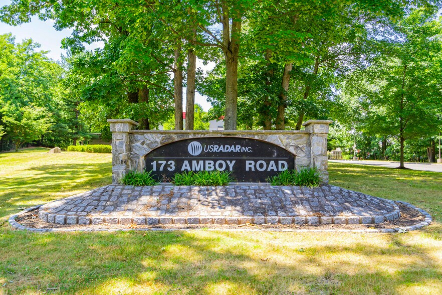 More Photos Of 173 Amboy Rd, Morganville Warehouse For Lease