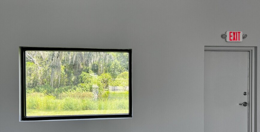 More Photos Of 745 Tillman Pl, Plant City Showroom For Lease