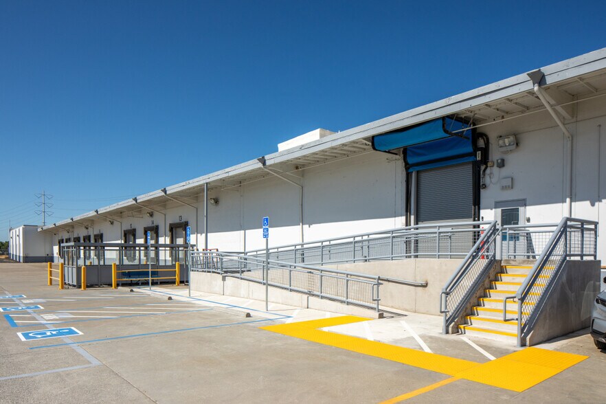 More Photos Of 3100 52nd Ave, Sacramento Refrigeration Cold Storage For Sale