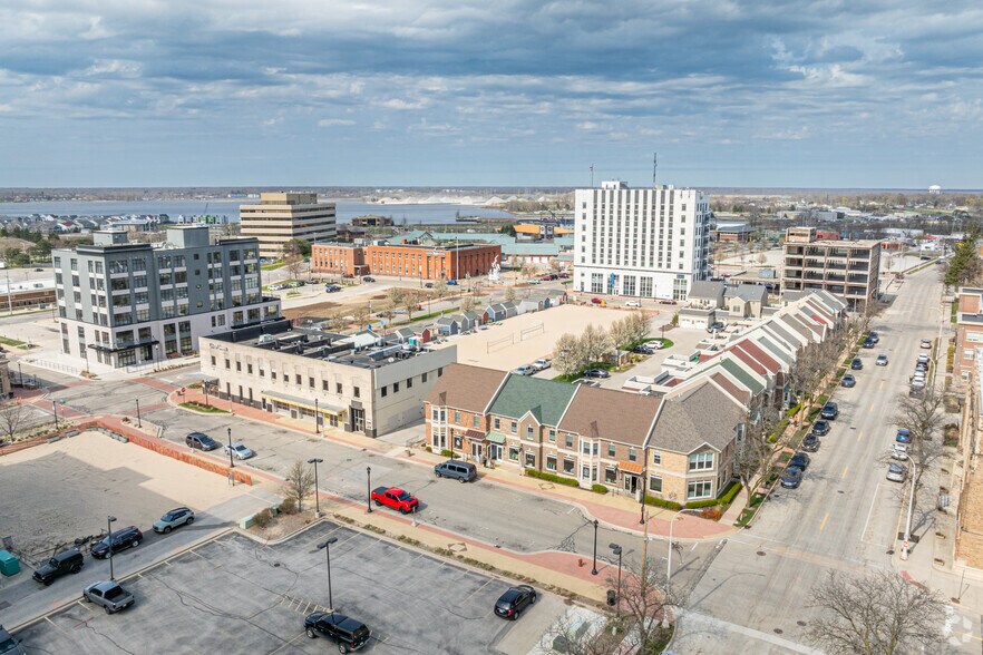 More Photos Of 926-930 2nd St, Muskegon Storefront Retail Residential For Lease