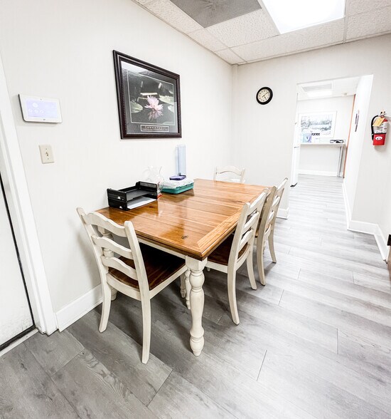 More Photos Of 1403 Medical Plaza Dr, Sanford Medical For Sale