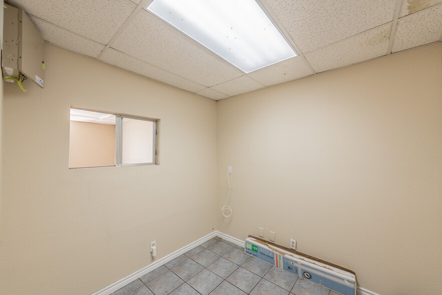 More Photos Of 1006 West Ave, San Antonio Freestanding For Lease
