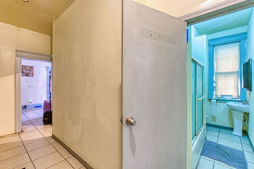 More Photos Of 423 W Grand Blvd, Detroit Apartments For Sale