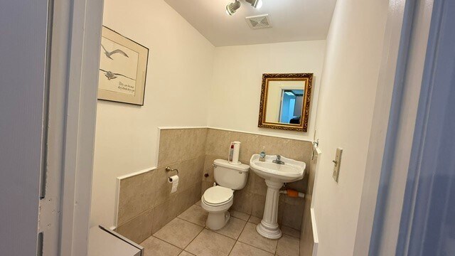More Photos Of 1651 W 37th St, Hialeah Warehouse For Sale