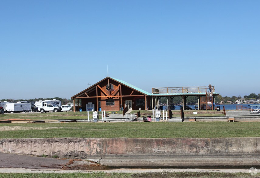 More Photos Of 880 Beach Walk Blvd, Conroe Specialty For Sale