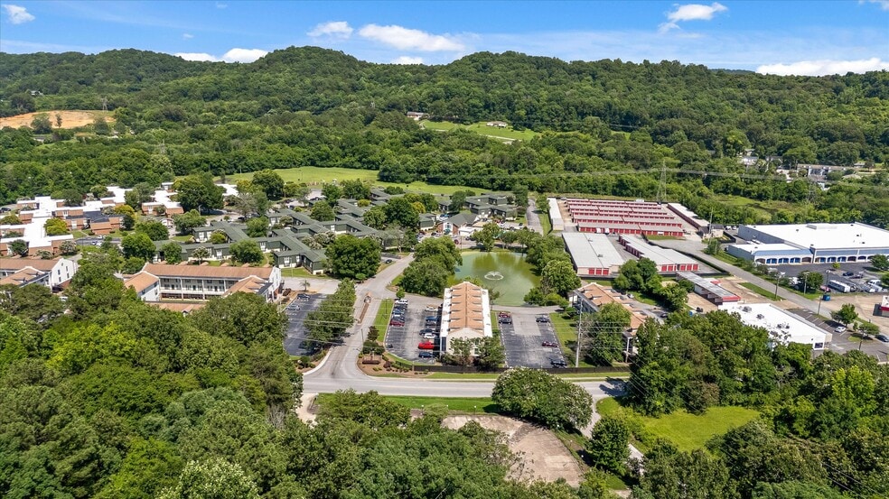 More Photos Of 901 Mountain Creek Rd, Chattanooga Office For Lease