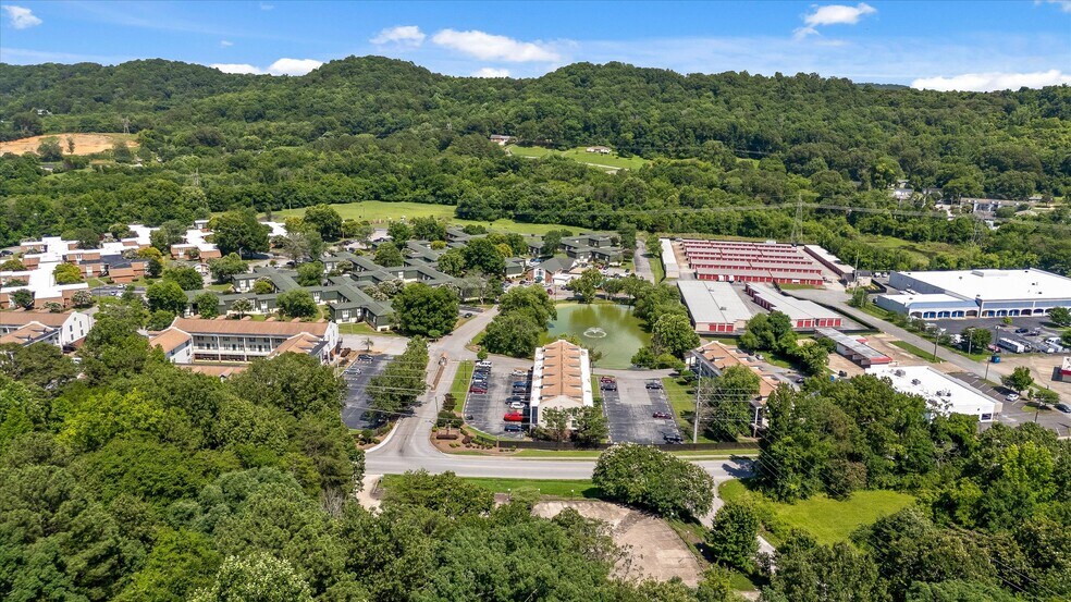 More Photos Of 901 Mountain Creek Rd, Chattanooga Office For Lease