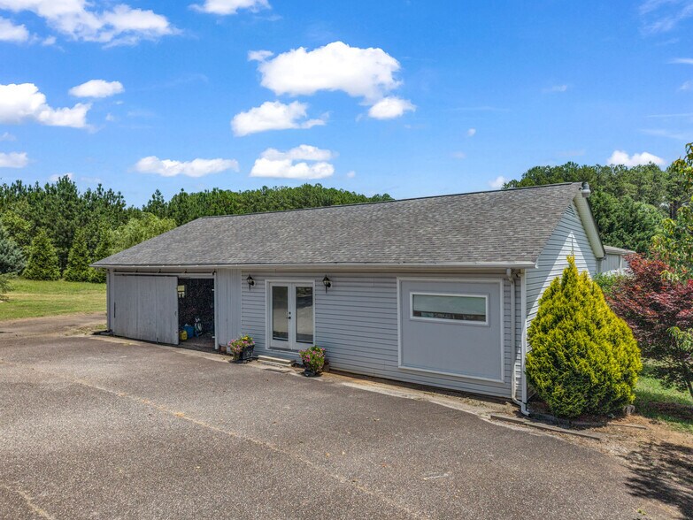 More Photos Of 885 Salem Church Rd, Bostic Flex For Sale