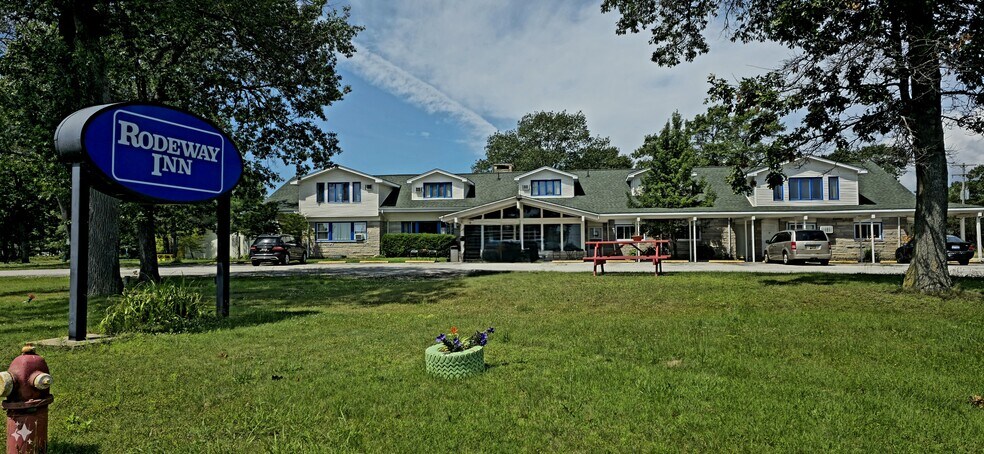 More Photos Of 3111 N US 23, Oscoda Hotel For Sale