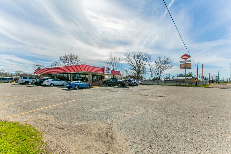 More Photos Of 200 State Highway 31, Trinidad Fast Food For Sale
