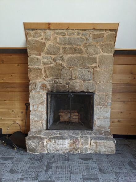 More Photos Of 1580-1590 Robinhood Dr, Etters Freestanding For Lease