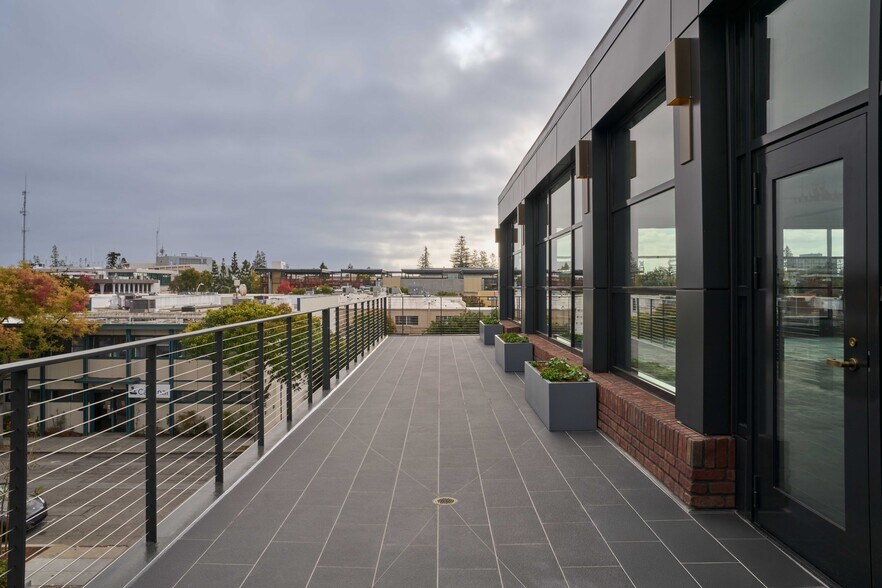 More Photos Of 388 Cambridge Ave, Palo Alto Loft Creative Space For Lease