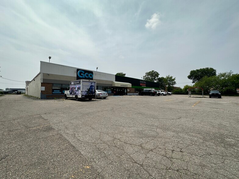 More Photos Of 19100 15 Mile Rd, Clinton Township Storefront For Sale