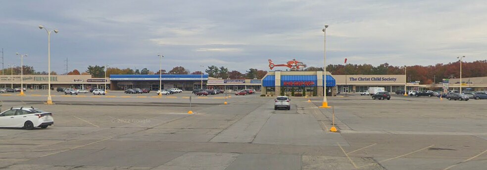 More Photos Of 822 W McKinley Ave, Mishawaka Storefront For Sale