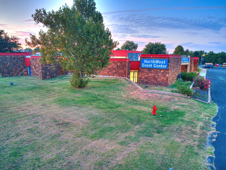More Photos Of 6009 NW Expressway St, Oklahoma City Specialty For Sale