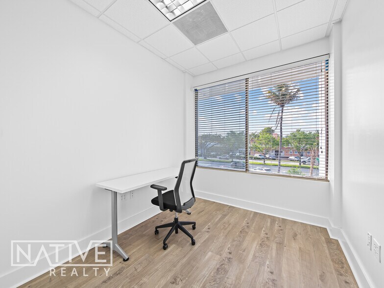 More Photos Of 2801-2809 E Commercial Blvd, Fort Lauderdale Unknown For Lease