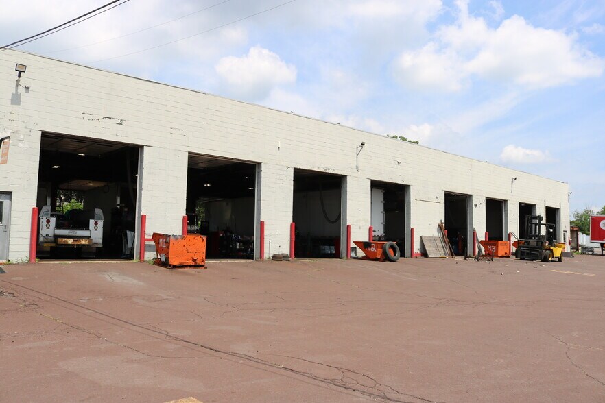 More Photos Of 2703 Geryville Pike, Pennsburg Warehouse For Sale