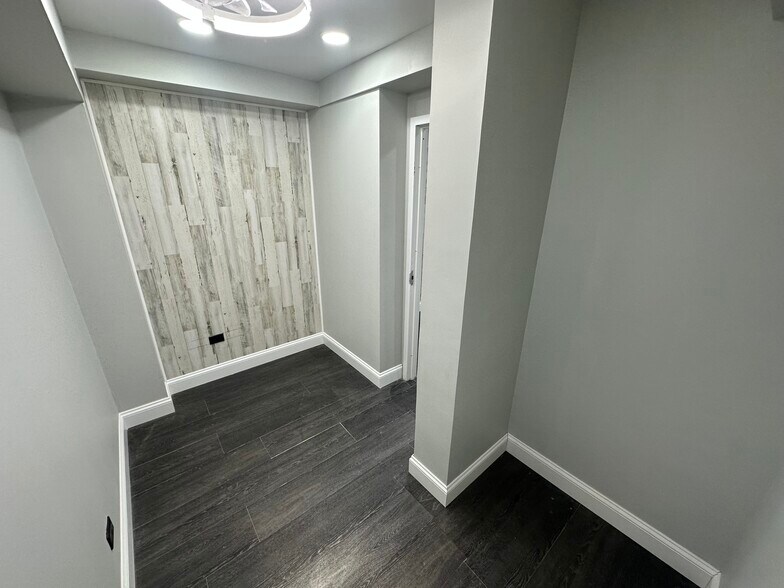 More Photos Of 711A-711D Seagirt Ave, Far Rockaway Coworking Space