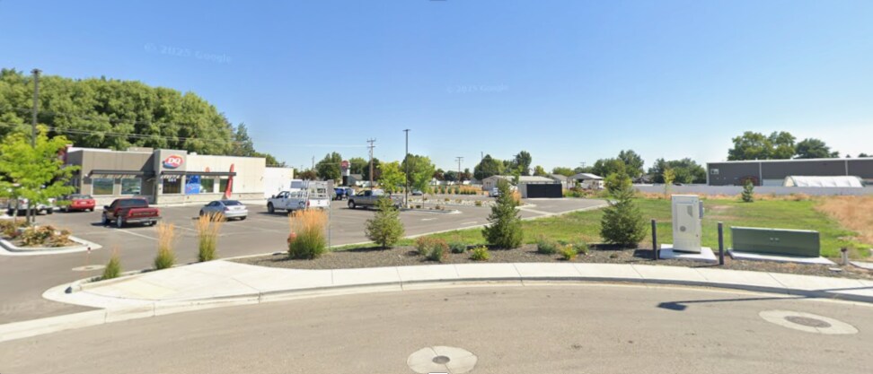 Primary Photo Of 884 Bozic St, Middleton General Retail For Lease