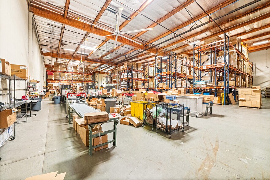 More Photos Of 42210 Zevo Dr, Temecula Warehouse For Sale