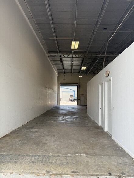 More Photos Of 1920 NW 18th St, Pompano Beach Warehouse For Lease