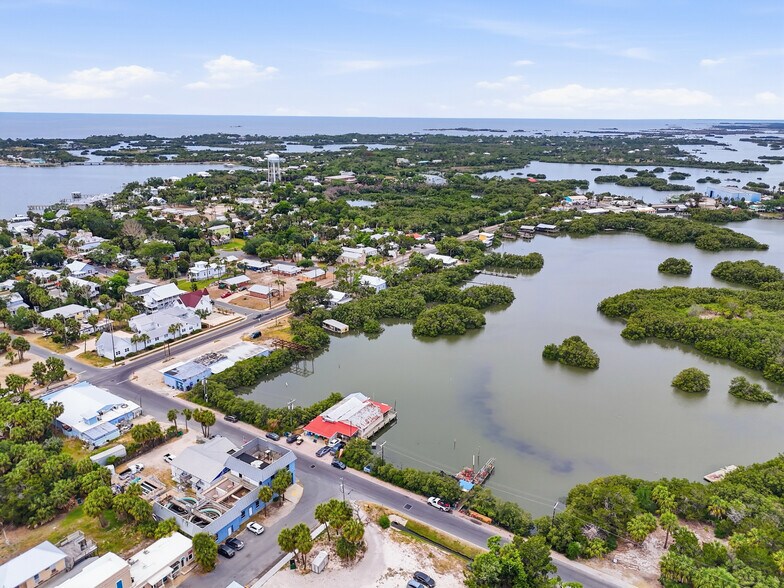 More Photos Of 505 3rd St, Cedar Key Restaurant For Sale