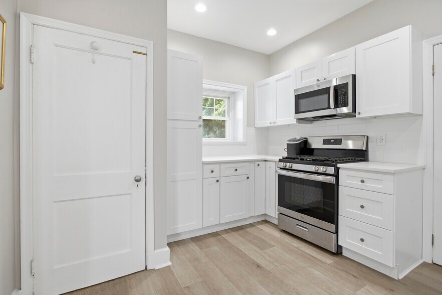 More Photos Of 678 Ferne Blvd, Drexel Hill Office For Sale