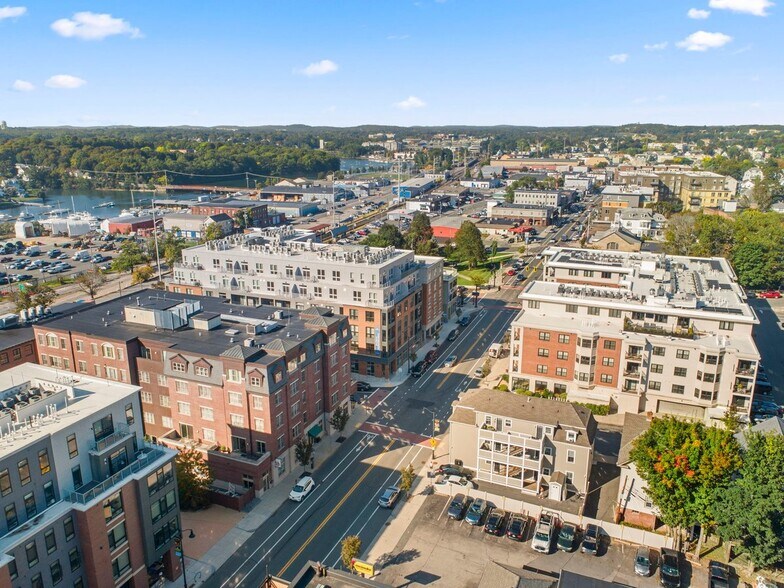 More Photos Of 131 Rantoul St, Beverly Apartments For Lease