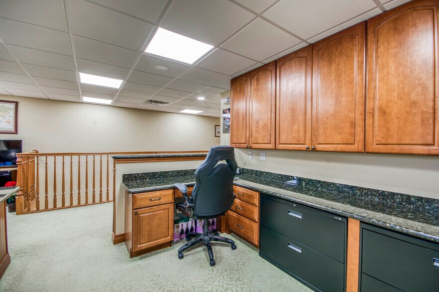 More Photos Of 2662-2698 SE Willoughby Blvd, Stuart Office For Sale