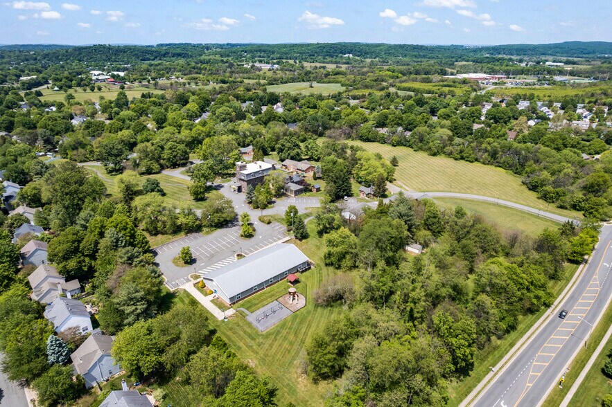 More Photos Of 601 Catoctin Cir NE, Leesburg Specialty For Lease