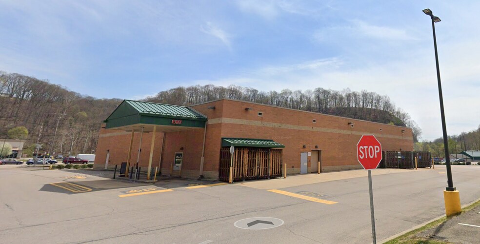 More Photos Of 1701 William Flynn Hwy, Glenshaw Drugstore For Sale
