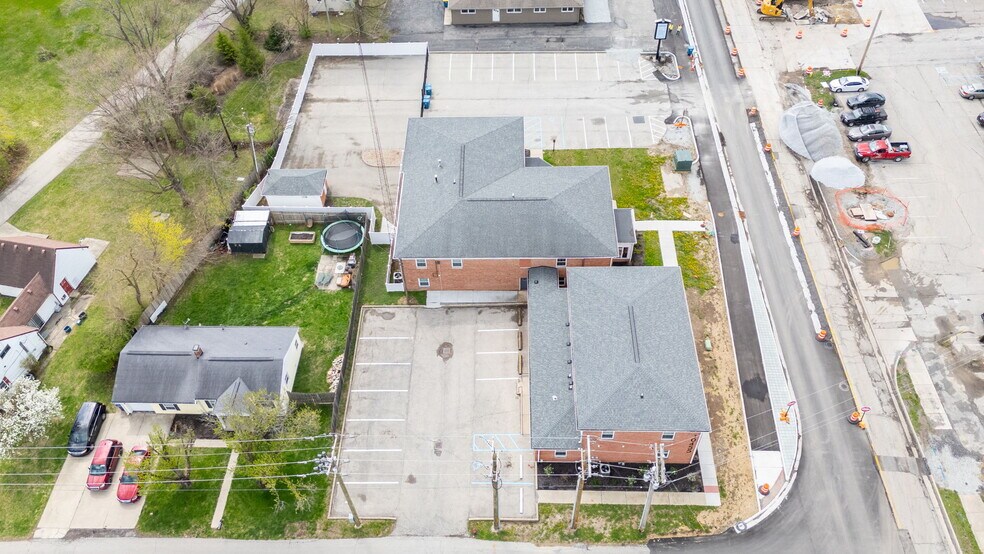 More Photos Of 10455-10499 N College Ave, Carmel Office For Sale