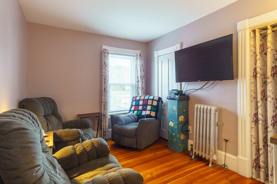 More Photos Of 181 W State St, Granby Storefront Retail Residential For Sale