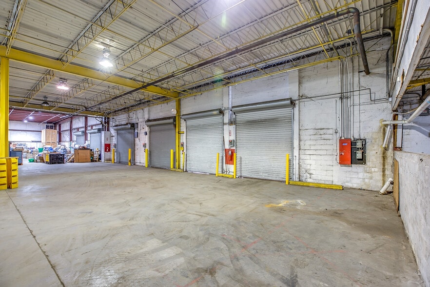 More Photos Of 500 1st Ave, Mount Pleasant Manufacturing For Lease