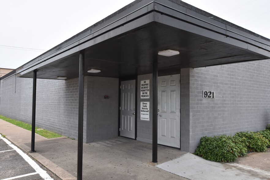 Primary Photo Of 921 Texas Ave, Texas City Service For Sale