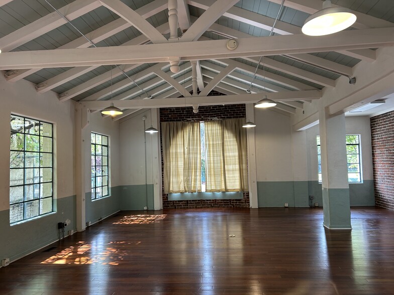More Photos Of 1934 Park Blvd, Oakland Office For Sale