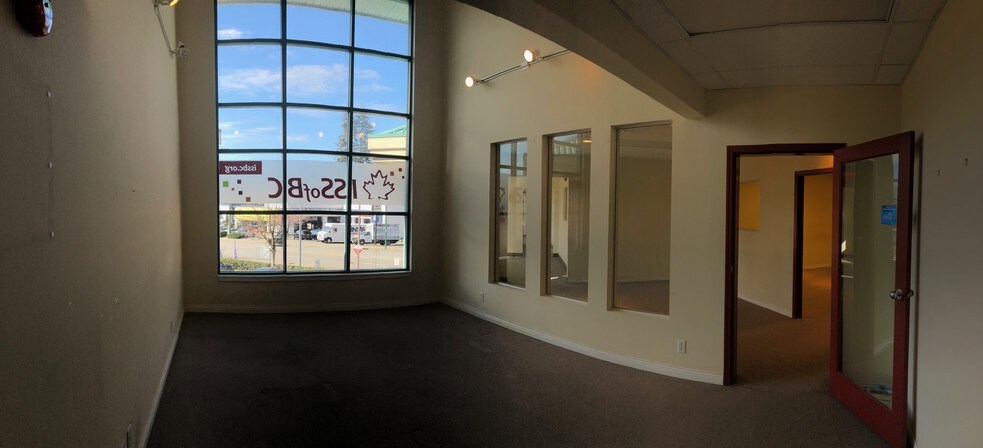 More Photos Of 3242 Westwood St, Port Coquitlam Storefront Retail Office For Lease