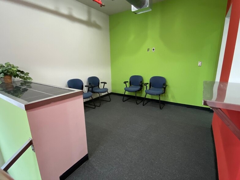 More Photos Of 1501 Iron St, North Kansas City Warehouse For Lease